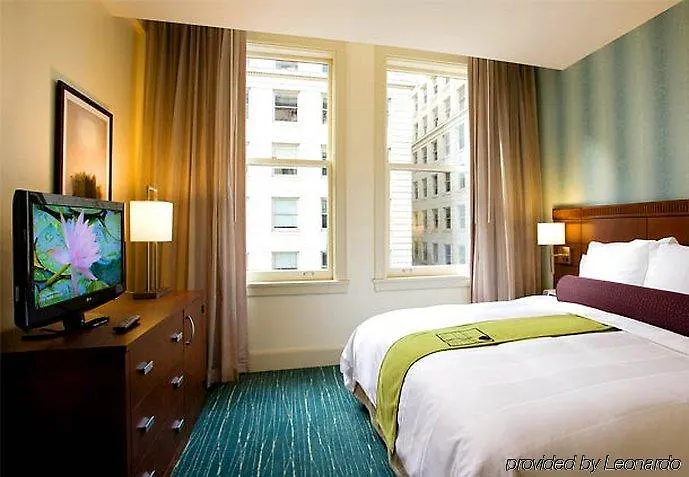 Courtyard Seattle Downtown / Pioneer Square Hotel